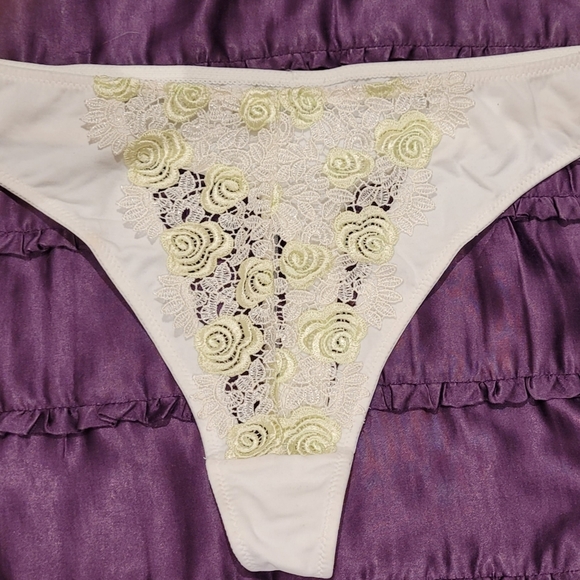 XL Thong Rose Embroidered Underwear - Picture 2 of 7